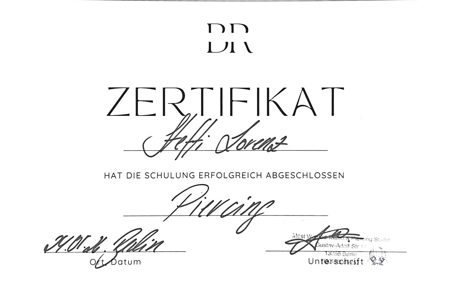 Zertifikat – erfolgreich abgeschlossene Piercing-Ausbildung, Steffi Lorenz